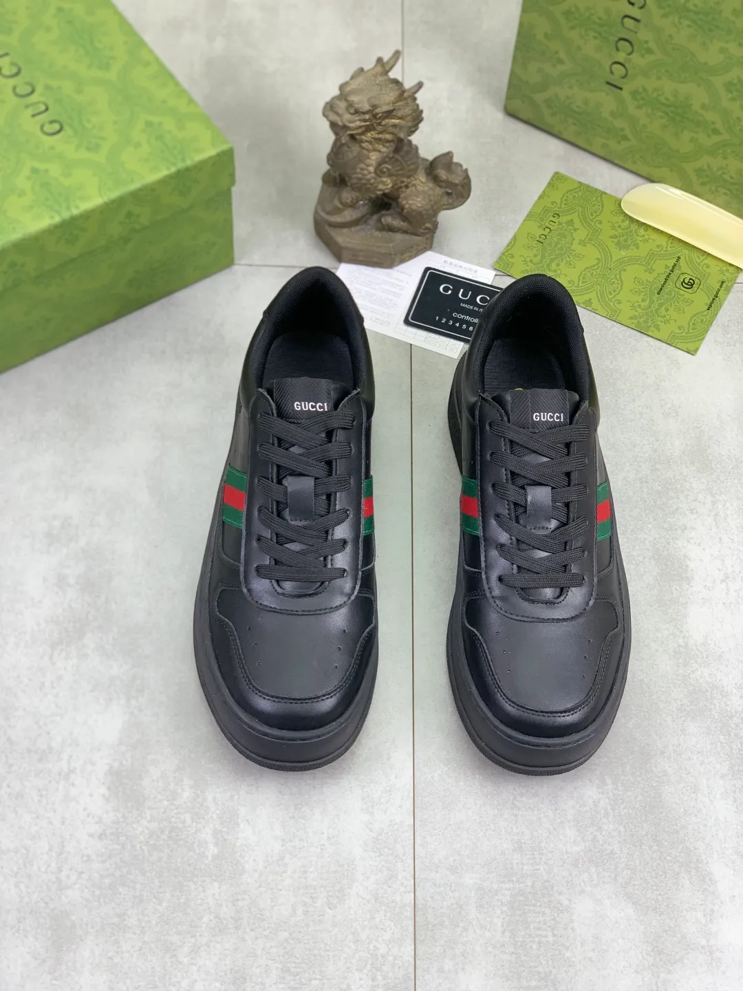 Men's shoes 💰P400💰【New model】 🆘 The latest model from Gucci official website 🎁 Classic casual and fashionable men's shoes 👟 Hot model 💥 Simple and elegant style, exclusive for trendy men. Unique latest brand elements from the official website 👑 Original Gucci decoration, fashionable and generous, made of original soft calfskin fabric ➕ Comfortable soft pigskin lining ✅Wear-resistant rubber outsole specified on the official website_Full elasticity, classic model taken in real life🎬Color: 5️⃣colors available😍Number: 38-44 (45 46 customized)